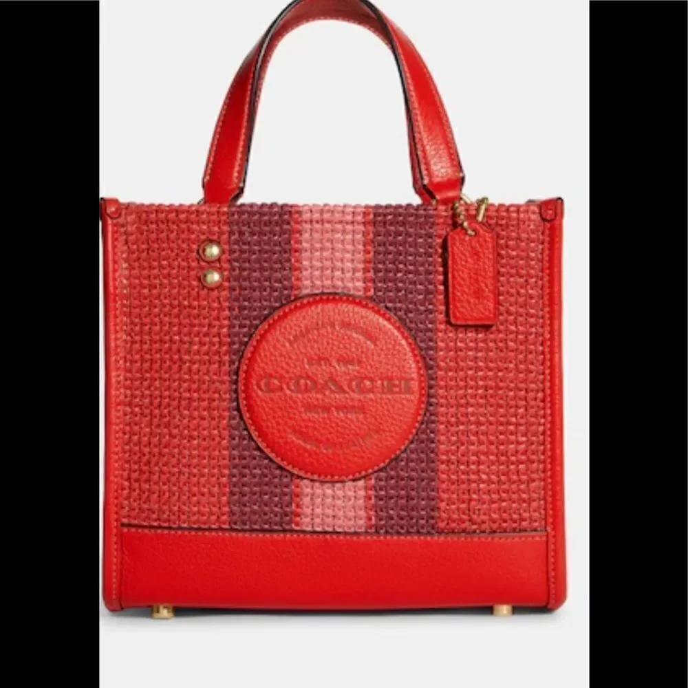COACH DEMPSEY With large COACH PATCH LOGO . Removable strap. DEAD STOCK